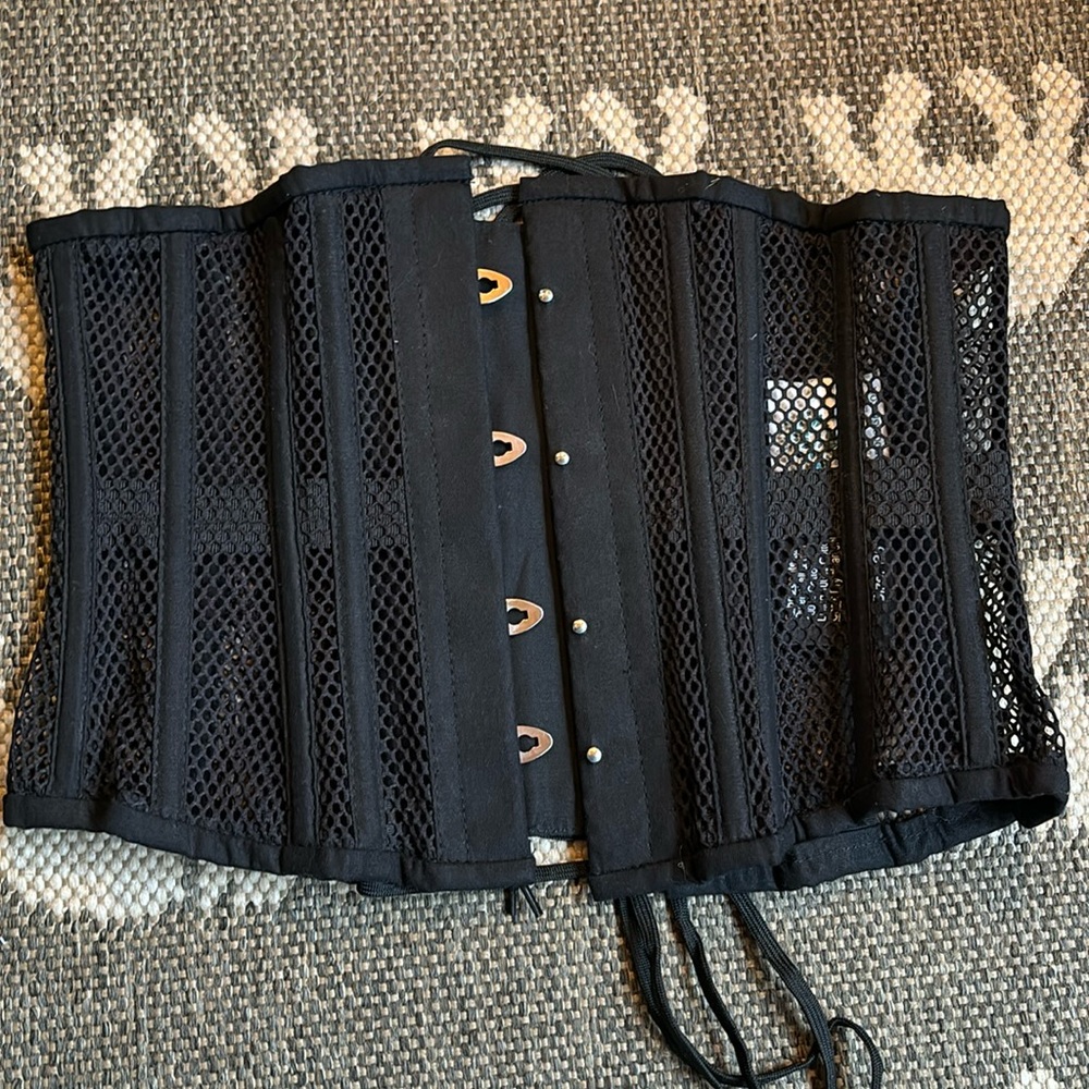 Orchard Corset 305 Modern Curve Standard Mesh Corset. Size 26